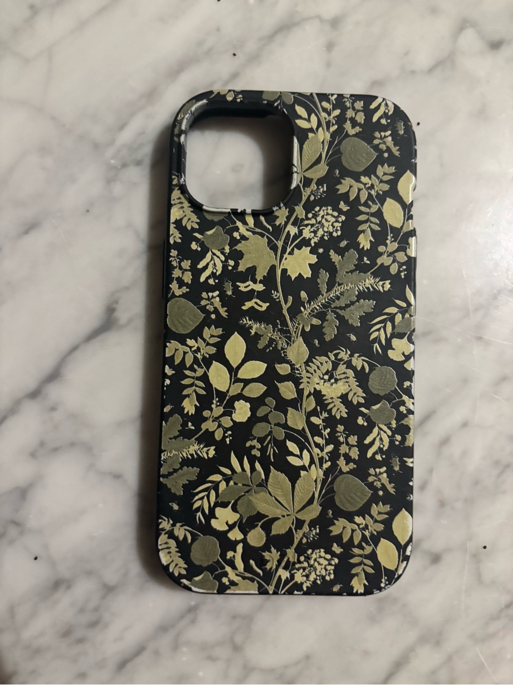 Pela iPhone 15 black Evergreen eco friendly case